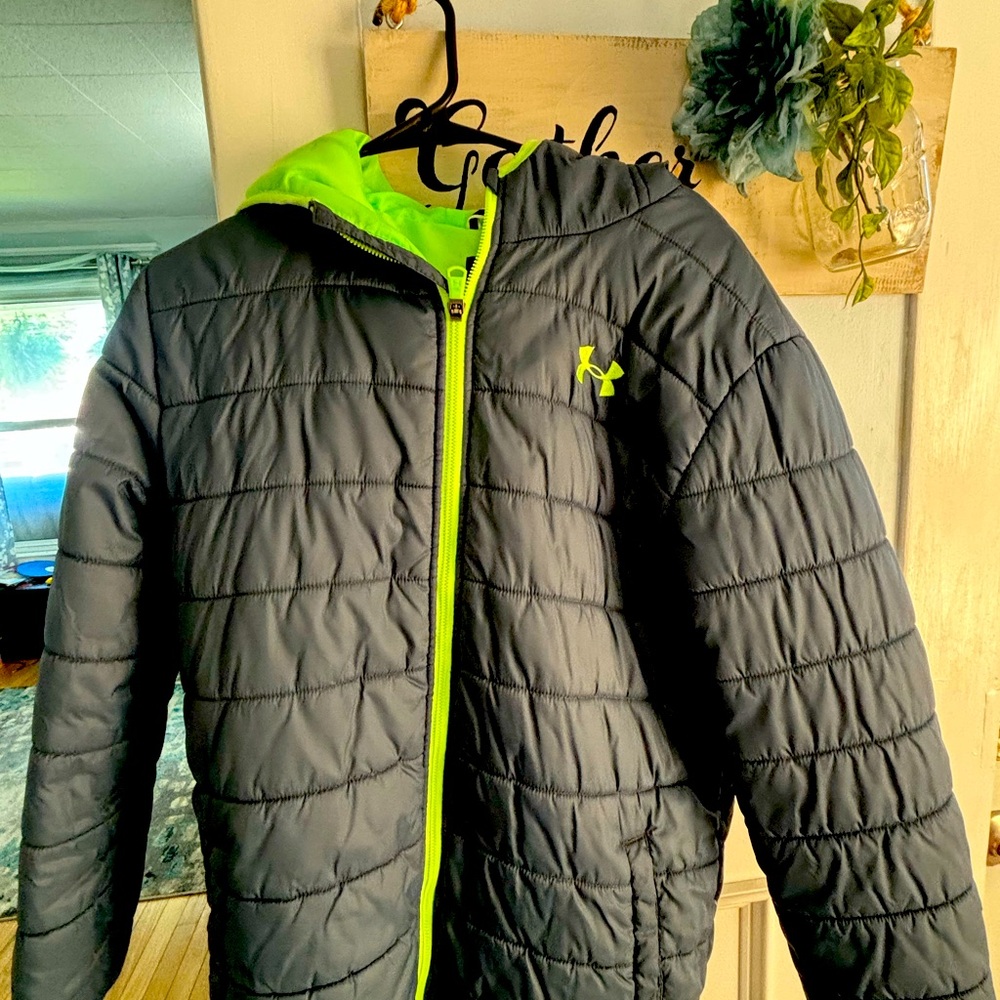 Boys XL under armor winter coat. Hardly used at all like brand new. Smoke free